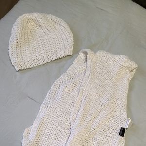 Knit hat and scarf white